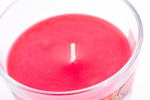 Dekoratív illatos gyertya eper üvegben