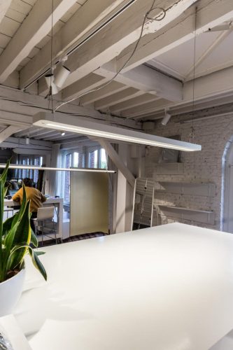 LED sínre szerelhető lámpatest 25W 1900lm 4000K semleges fehér 3 fázisú állítható sínre szerelhető lámpa Ledvance