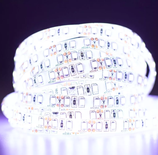 Vízálló LED szalagok – Teljes útmutató kültéri és nedves helyiség világításhoz